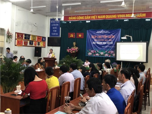 Họp chuyên môn bậc THCS đầu năm học 2019-2020